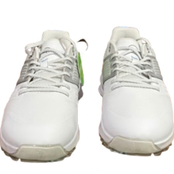 Athletic_Shoes